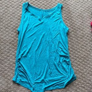 Liz Lange maternity sleeve less blue shirt